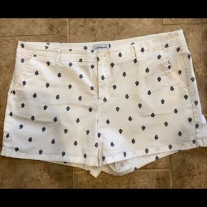 Liz Claiborne 3” shorts size 18